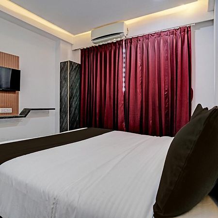 Hotel O Star Galaxy Surate Extérieur photo