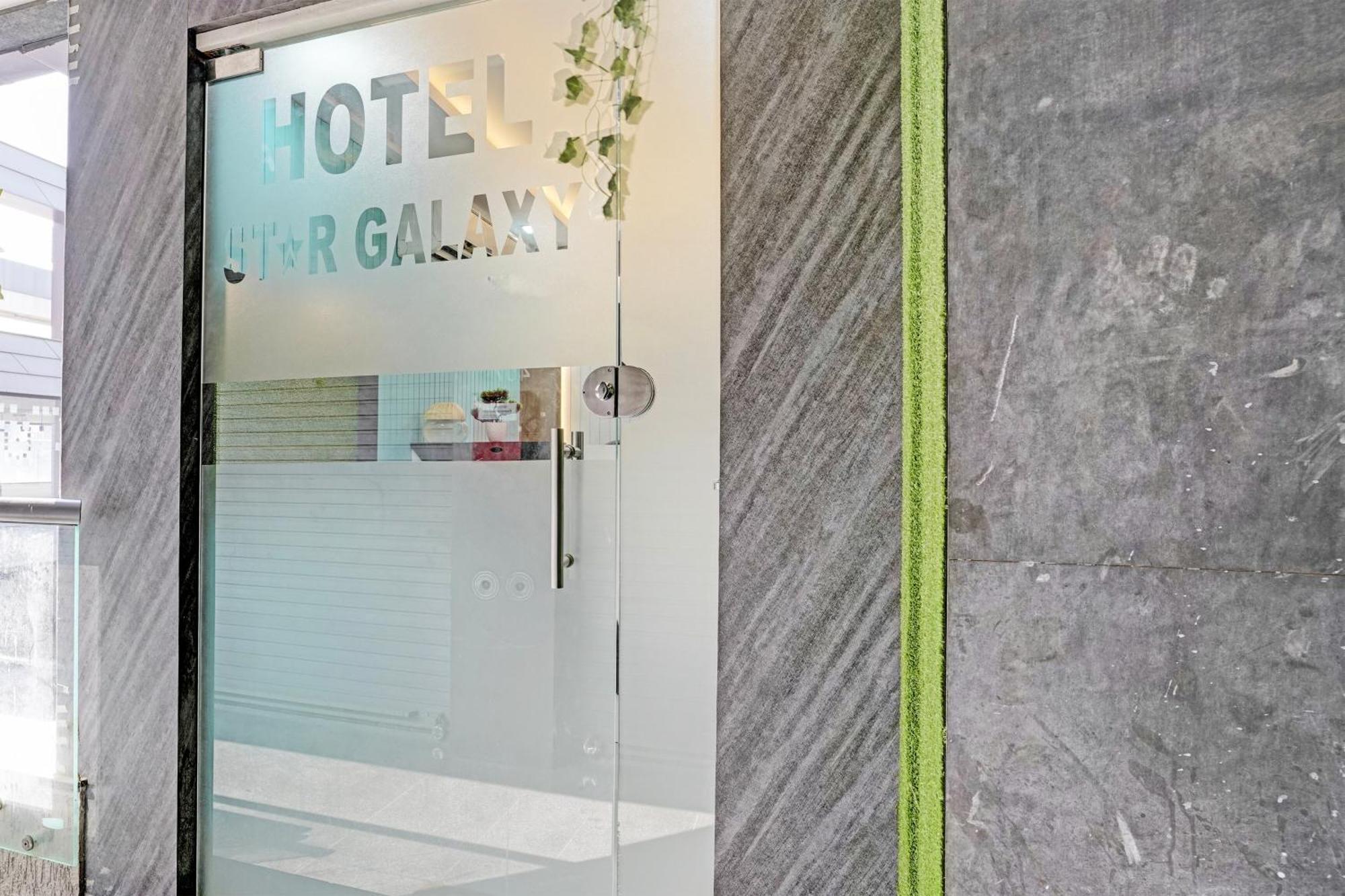 Hotel O Star Galaxy Surate Extérieur photo